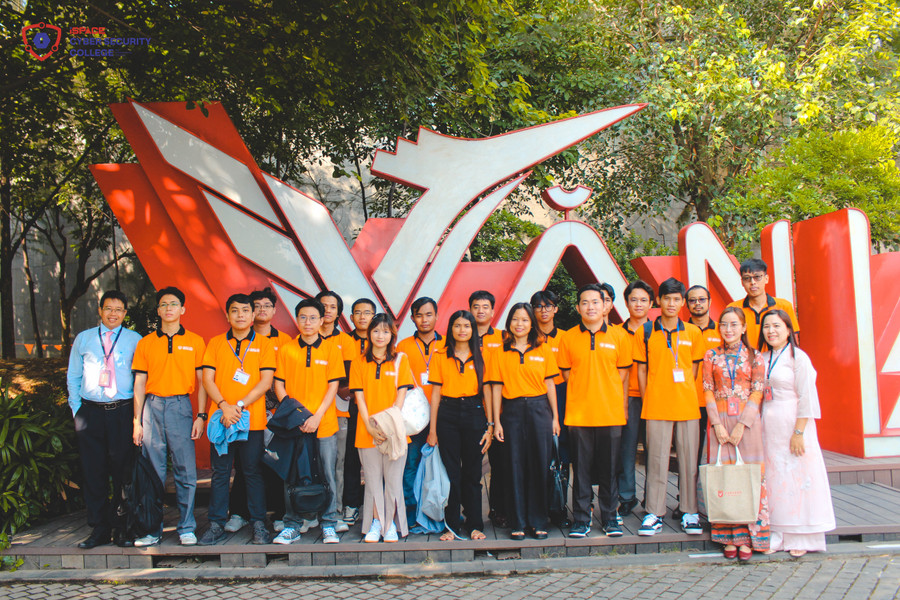 Sinh viên Trường Cao đẳng iSPACE. img-5587.jpg