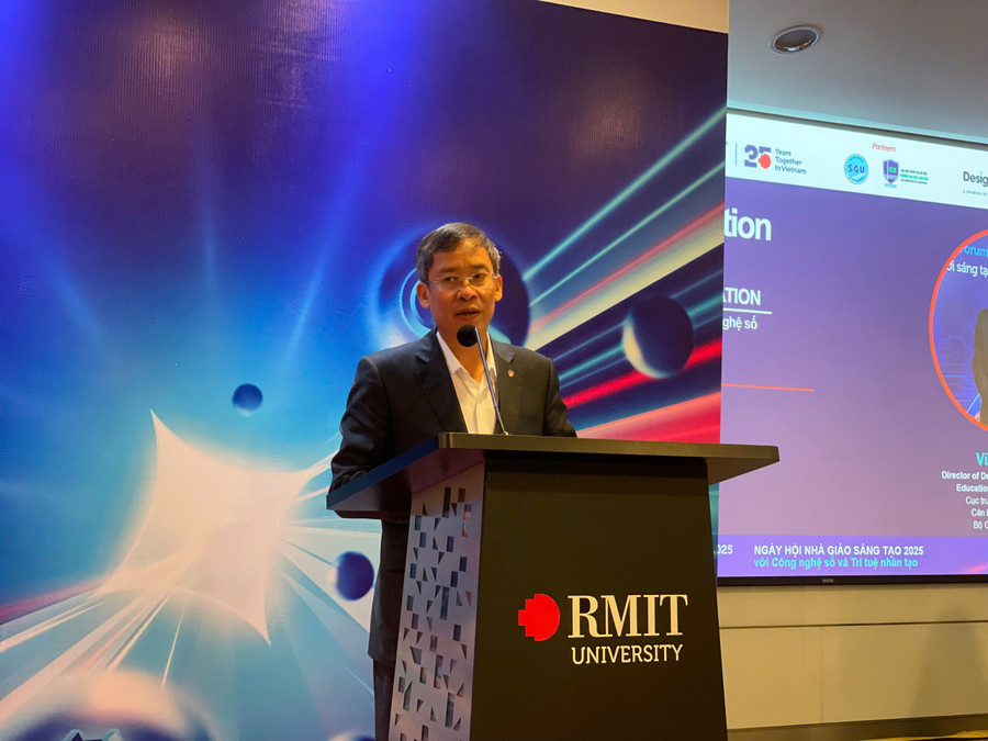 Ông Vũ Minh Đức, Cục Nhà giáo và Cán bộ quản lý giáo dục (Bộ GD&ĐT) phát biểu tại diễn đàn. Ảnh: Hà An. ca02e6e65c9dd3c38a8c.jpg