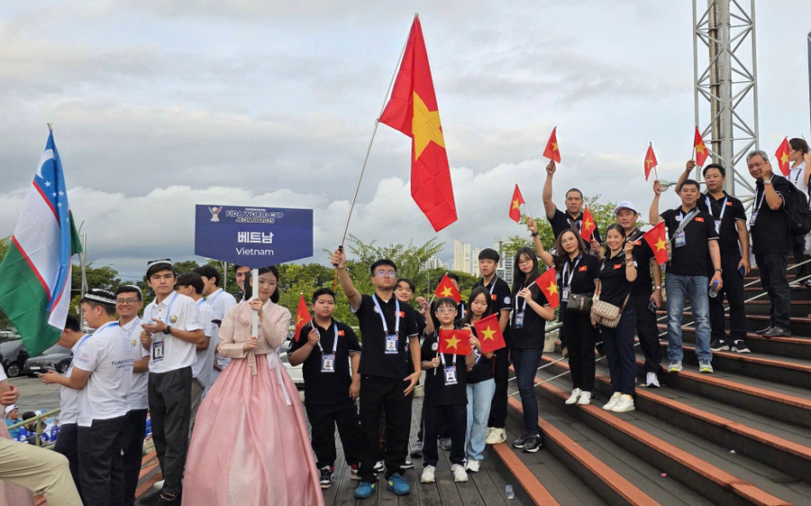 Đoàn Việt Nam tham gia cuộc thi. Ảnh: BTC. img-1956-2.jpg