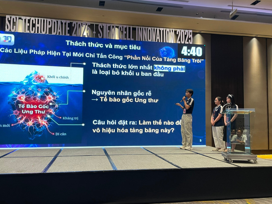 Học sinh, sinh viên chia sẻ các ý tưởng sáng tạo ứng dụng tế bào gốc. Ảnh: Hà An. 