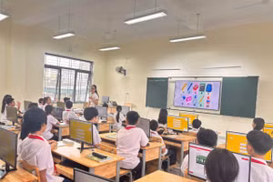 Một tiết học tiếng Anh của cô trò Trường Tiểu học và THCS Lý Thường Kiệt.