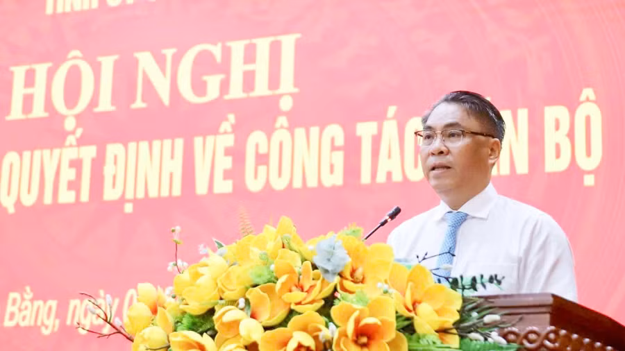cao-bang-can-bo-2.jpg