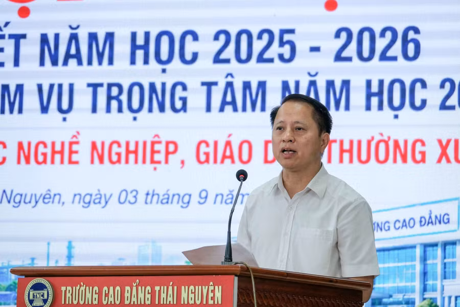 Ông Nguyễn Văn Kiên, Phó Giám đốc Sở GD&ĐT tỉnh Thái Nguyên phát biểu tại Hội nghị.