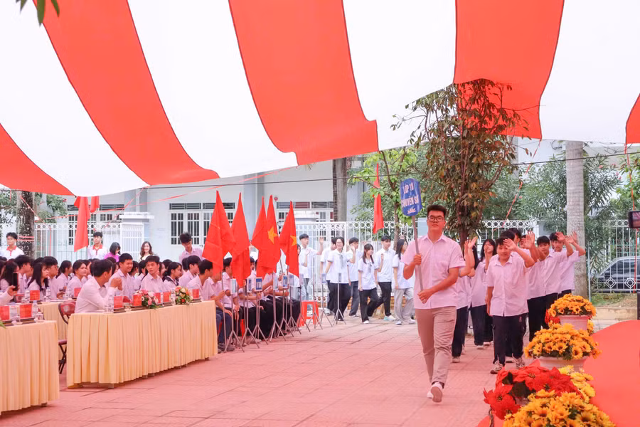 khai-giang-chuyen-cao-bang.jpg