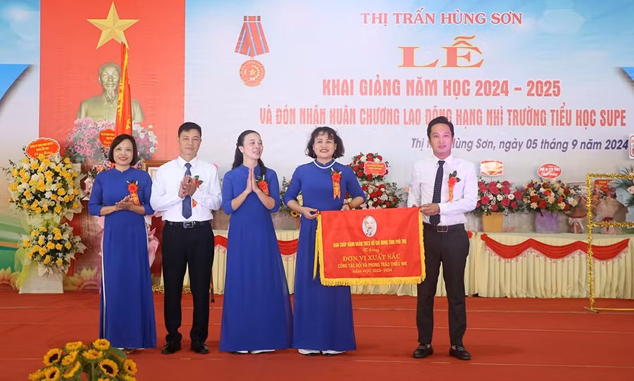 111d4103710t1573l6-lamthao2.jpg