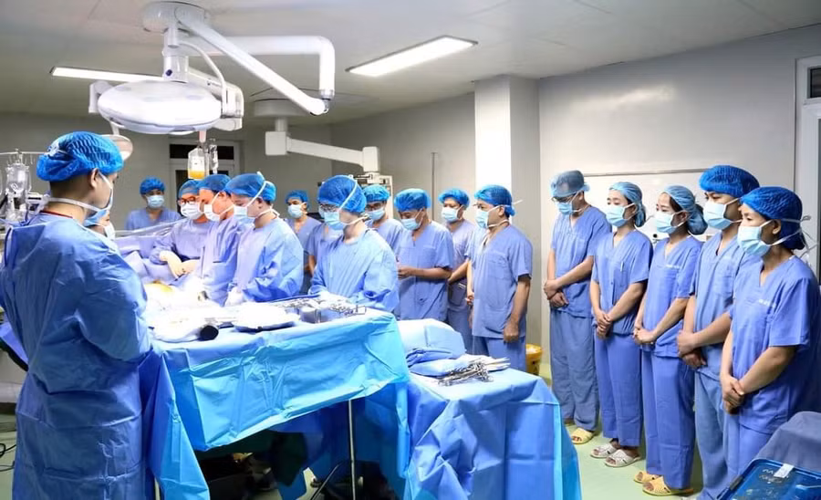 Ca phẫu thuật được thực hiện tại Bệnh viện Đa khoa tỉnh Phú Thọ.(Ảnh: ĐVCC)