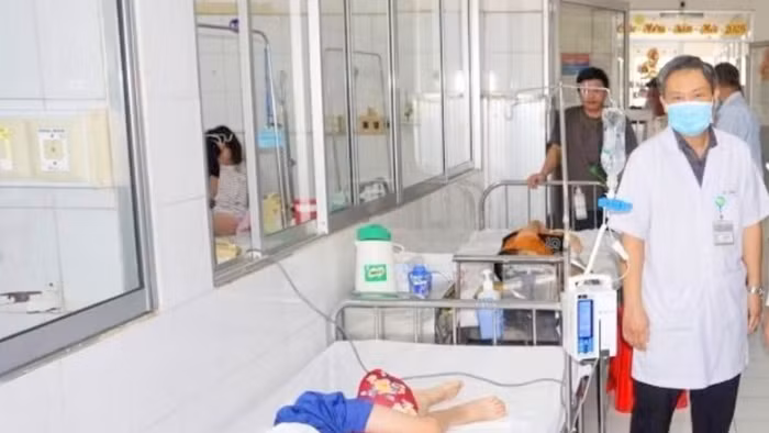  Học sinh nghi ngộ độc thực phẩm nhập viện tại Đồng Tháp (Ảnh: Báo ĐT).