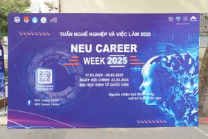 Đại học Kinh tế Quốc dân tổ chức ngày hội 'Tuần Nghề nghiệp và Việc làm'