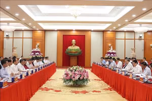 Tổng Bí thư chủ trì cuộc làm việc của Bộ Chính trị với Ban Thường vụ Thành uỷ HN