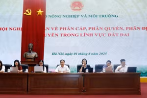 Thứ trưởng Lê Minh Ngân chủ trì 'Hội nghị tập huấn toàn quốc về phân cấp, phân quyền trong lĩnh vực đất đai'