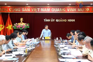 Ông Vũ Đại Thắng, Ủy viên Trung ương Đảng, Bí thư Tỉnh ủy, Trưởng Đoàn ĐBQH tỉnh Quảng Ninh, phát biểu chỉ đạo tại hội nghị.