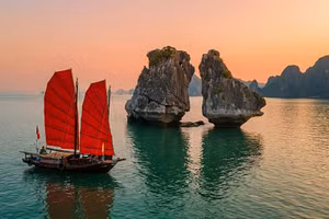 Cánh buồm đỏ Quảng Ninh