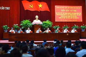 Thủ tướng tiếp xúc cử tri doanh nhân, đại diện doanh nghiệp tiêu biểu TP Cần Thơ