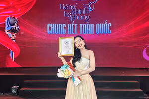 Hành trình đến đỉnh cao của ‘đóa hồng thính phòng’ Việt Nam