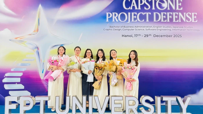 Các thành viên dự án Thiện Duyên trong buổi bảo vệ đồ án tốt nghiệp.