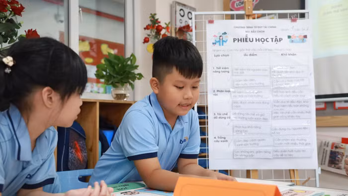 Bí quyết bền vững nhất để trẻ bắt nhịp kịp thời là trang bị cho các em "cần câu" chứ không phải trao "con cá".