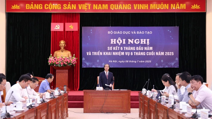 Bộ trưởng Nguyễn Kim Sơn chủ trì hội nghị.