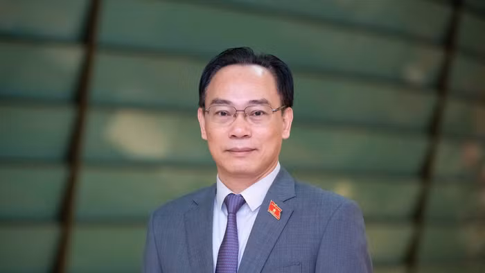 Bộ trưởng Bộ GD&ĐT Hoàng Minh Sơn Hoàng Minh Sơn.