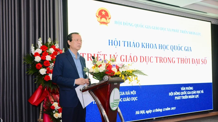 Thứ trưởng Thường trực Bộ GD&ĐT Phạm Ngọc Thưởng phát biểu khai mạc hội thảo.