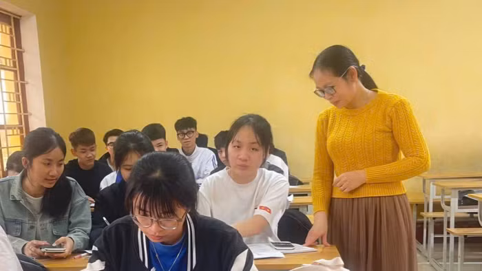 Cô trò Trường THPT Lam Kinh (Thanh Hóa) trong giờ học.