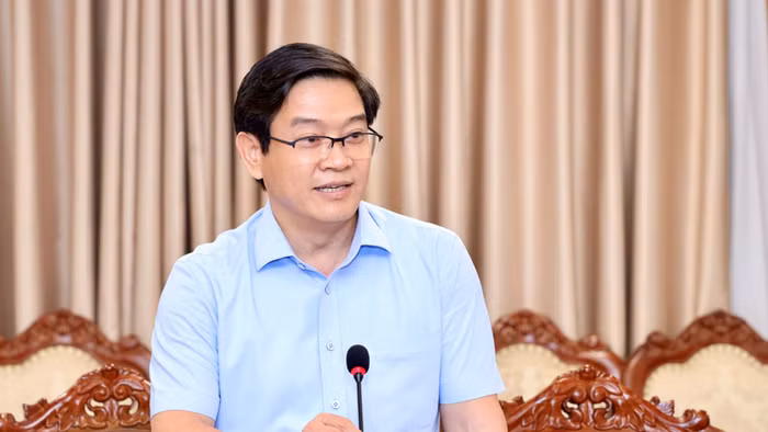 Ông Thái Văn Tài - Vụ trưởng Vụ Giáo dục Phổ thông (Bộ GD&ĐT) chia sẻ tại hội nghị.
