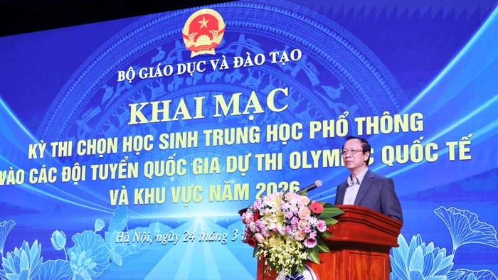 Thứ trưởng Thường trực Bộ GD&ĐT Phạm Ngọc Thưởng phát biểu tại lễ khai mạc. Ảnh: Nguyễn Mạnh.