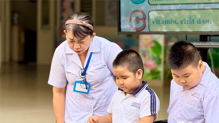 Hoạt động chủ đề “Dinh dưỡng và thể chất” tại Trường Tiểu học Hồng Đức (TPHCM).