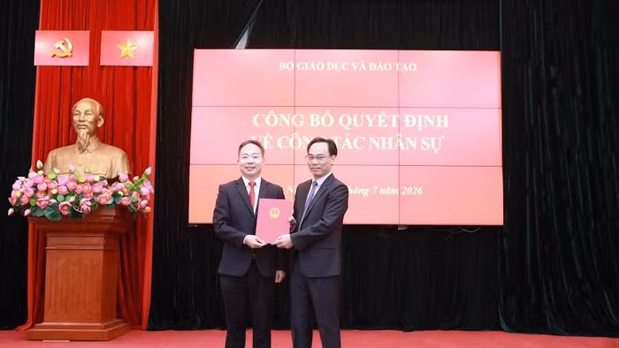 Bộ GD&ĐT công bố các quyết định về công tác nhân sự và khen thưởng