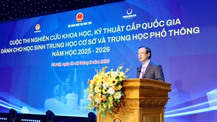 Thứ trưởng thường trực Bộ GD&ĐT Phạm Ngọc Thưởng, Trưởng Ban Chỉ đạo Cuộc thi phát biểu khai mạc. Ảnh: Nguyễn Mạnh