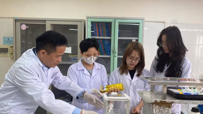 Thầy trò khoa Sinh học, Trường ĐHSP Hà Nội 2.