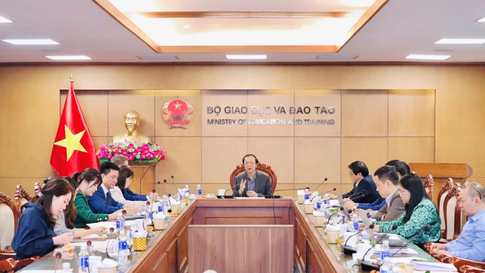 Thứ trưởng Thường trực Phạm Ngọc Thưởng chủ trì buổi làm việc.