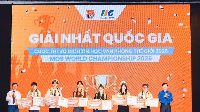 Trao thưởng cho các thí sinh đoạt giải Nhất quốc gia Cuộc thi Vô địch Tin học văn phòng thế giới 2026.
