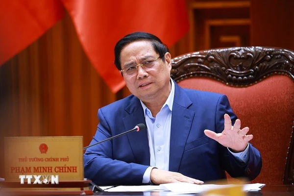 Thủ tướng Phạm Minh Chính chủ trì họp về Đề án phòng, chống sụt lún, sạt lở, ngập úng, hạn hán, xâm nhập mặn vùng đồng bằng sông Cửu Long đến năm 2035, tầm nhìn đến năm 2050. (Ảnh: Dương Giang/TTXVN)