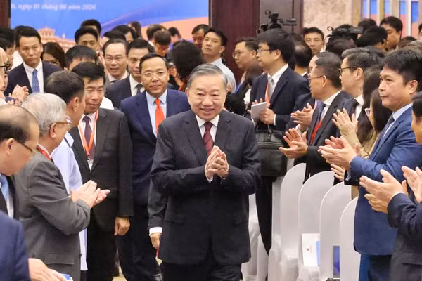 Tổng Bí thư, Chủ tịch nước Tô Lâm đến dự và phát biểu chỉ đạo Hội nghị Ngoại giao lần thứ 33. Ảnh: VGP/Tuấn Dũng