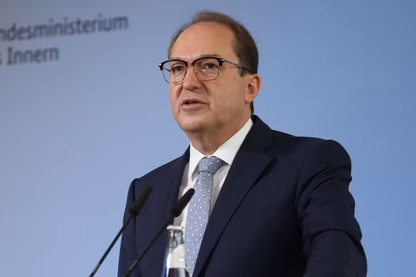 Bộ trưởng Nội vụ Đức Alexander Dobrindt.