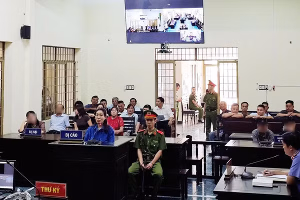 Đắk Lắk: Trộm 1 cây vàng đi bán lấy tiền tiêu, nữ giúp việc lãnh án gần 4 năm tù