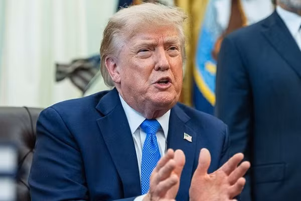 Tổng thống Trump gọi bầu cử Mỹ là 'mớ hỗn độn', dọa trừng phạt Thụy Sĩ