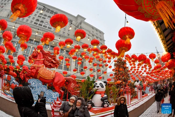 Moscow rực rỡ sắc màu đón năm Bính Ngọ