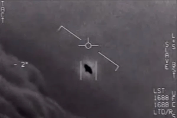 Tổng thống Mỹ Donald Trump đã ra lệnh Lầu Năm Góc giải mật toàn bộ hồ sơ về UFO.