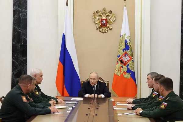 Tổng thống Putin cải tổ Bộ Quốc phòng, thay loạt tướng chỉ huy giữa chiến sự