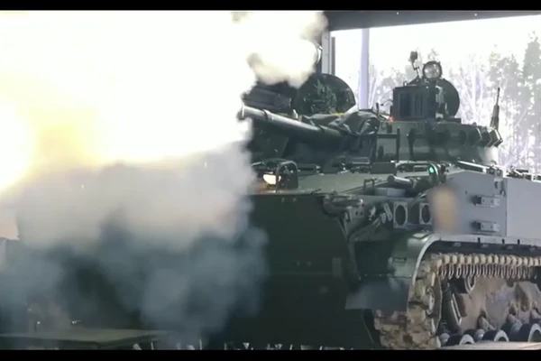 Rostec bàn giao lô BMP-3 nâng cấp mới sau kinh nghiệm thực chiến