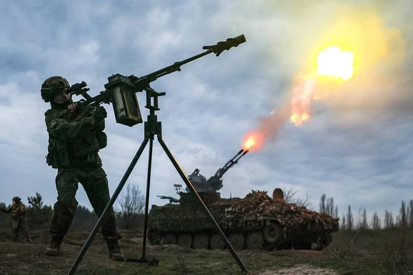 Đòn tập kích xóa sổ hệ thống Vampire, loạt xe bọc thép và kho đạn