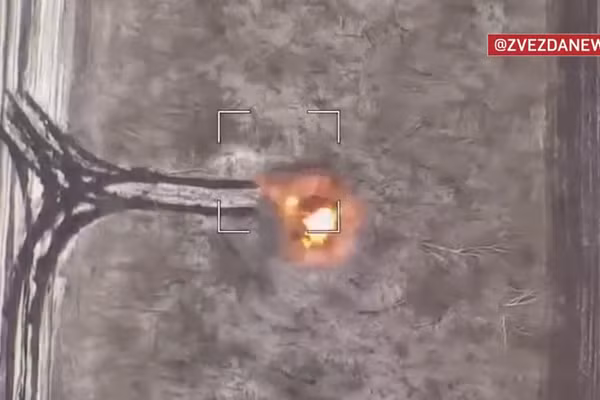 Video Lancet xóa sổ xe tăng T-72 và T-64 tại hướng Dobropillia