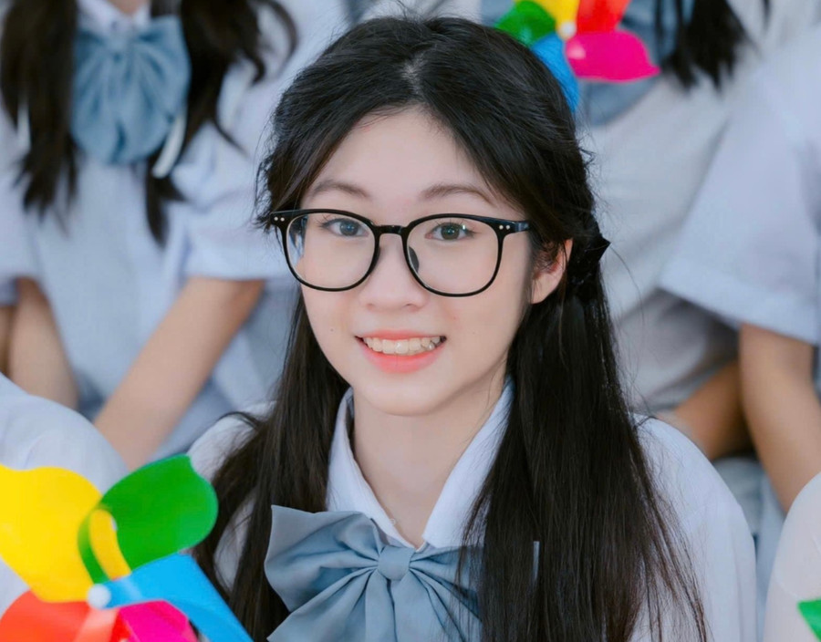 Em Trần An Bảo Chi, học sinh Trường THCS Nguyễn Lương Bằng (huyện Thanh Miện). nu-sinh-thu-khoa.jpg