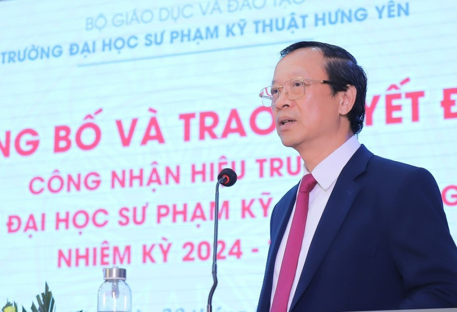 Thứ trưởng Bộ GD&ĐT Phạm Ngọc Thưởng phát biểu tại lễ công bố. su-pham-1.jpg