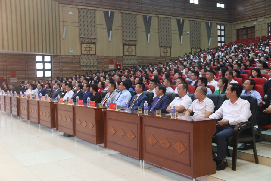 Các đại biểu tham dự buổi lễ. img-8808.jpg