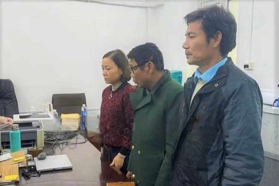 3 bị can bị khởi tố, bắt giam điều tra tội Lợi dụng chức vụ quyền hạn trong khi thi hành công vụ.