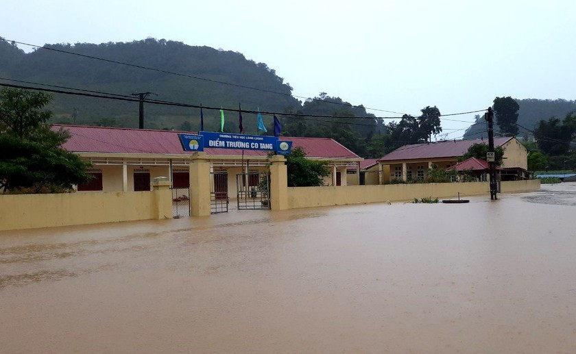 Trận mưa lũ năm 2024, khiến điểm trường Co Tang (xã Lóng Luông, huyện Vân Hồ, tỉnh Sơn La) bị ngập nước.