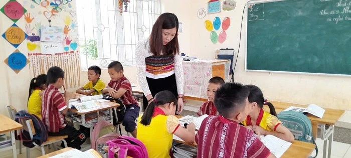 Một buổi học của cô trò Trường TH&THCS Pù Bin, xã Thành Sơn, huyện Mai Châu.