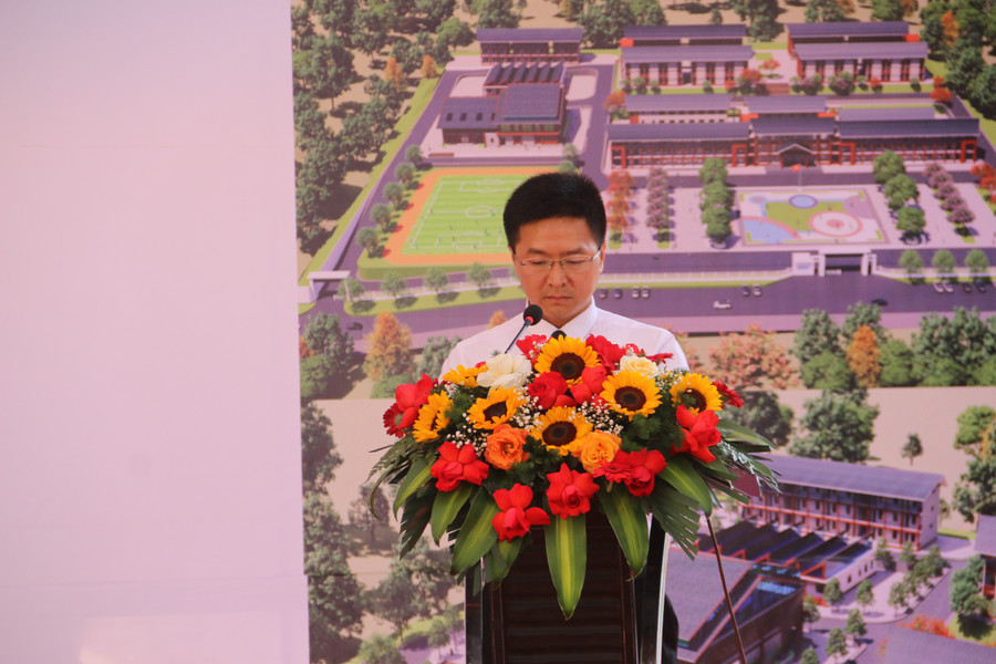 Ông Hà Xuân Liêm, Bí thư Đảng uỷ xã Phiêng Pằn phát biểu. img-8987.jpg